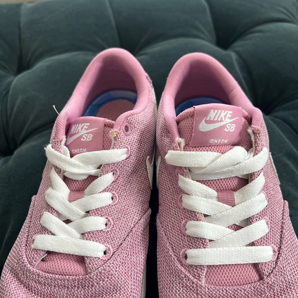 NikeSB Women Pink Sneakers - Picture 5 of 6